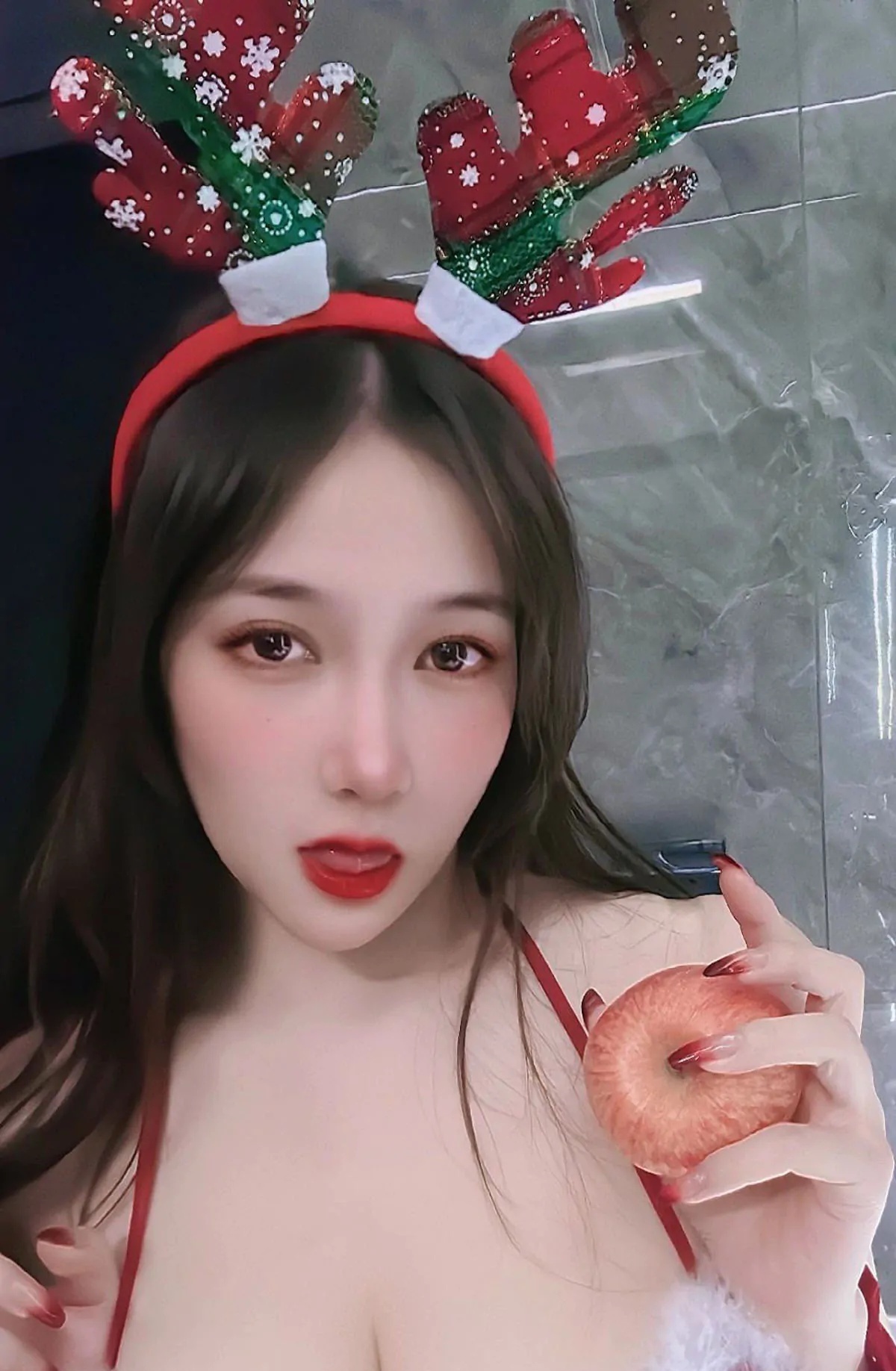 001.可可西yyy_微密圈系列_2022.12.25_圣诞小麋鹿[23P-9V]_(8)