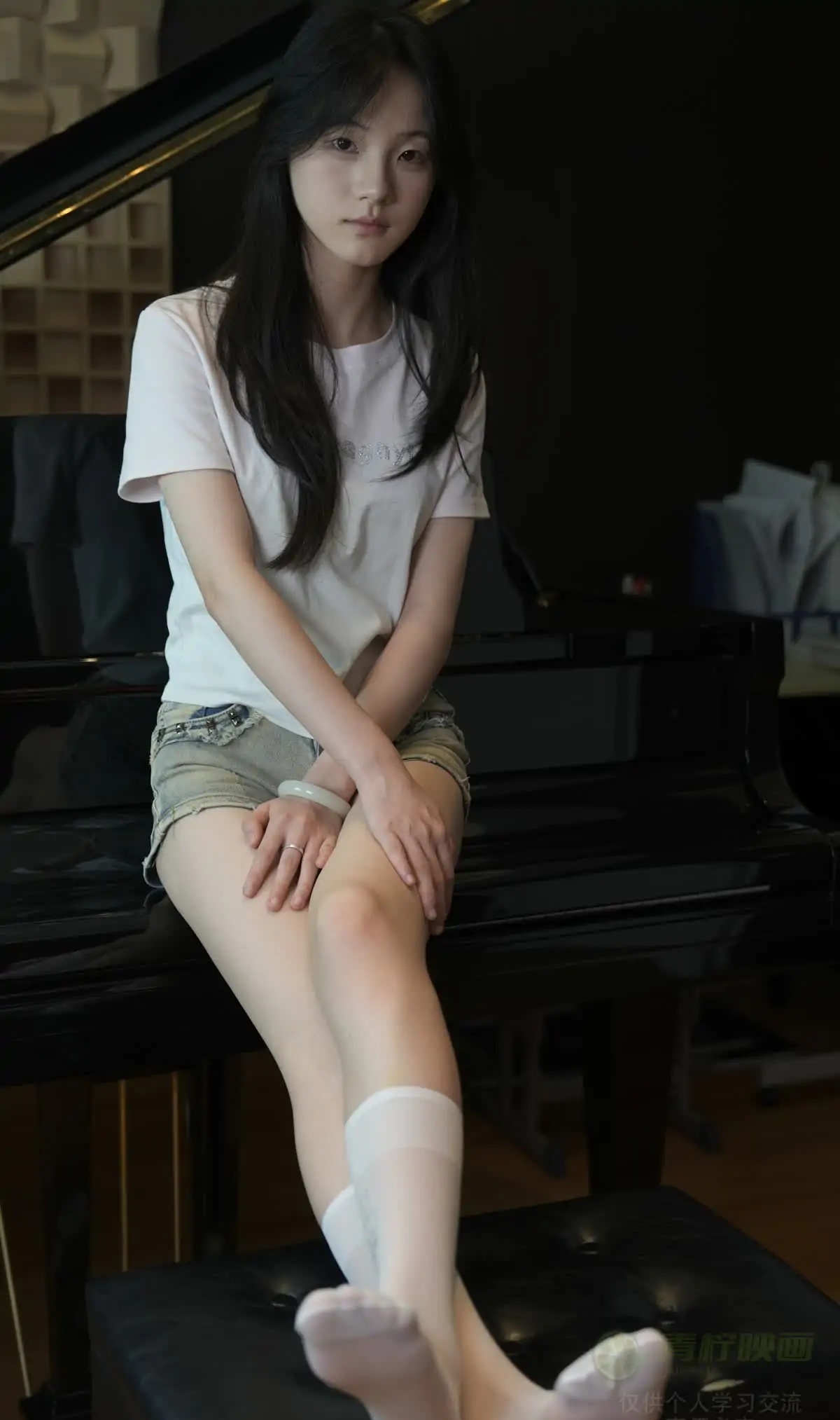 001.青柠映画_阿慌_琴房秀玉足__0052