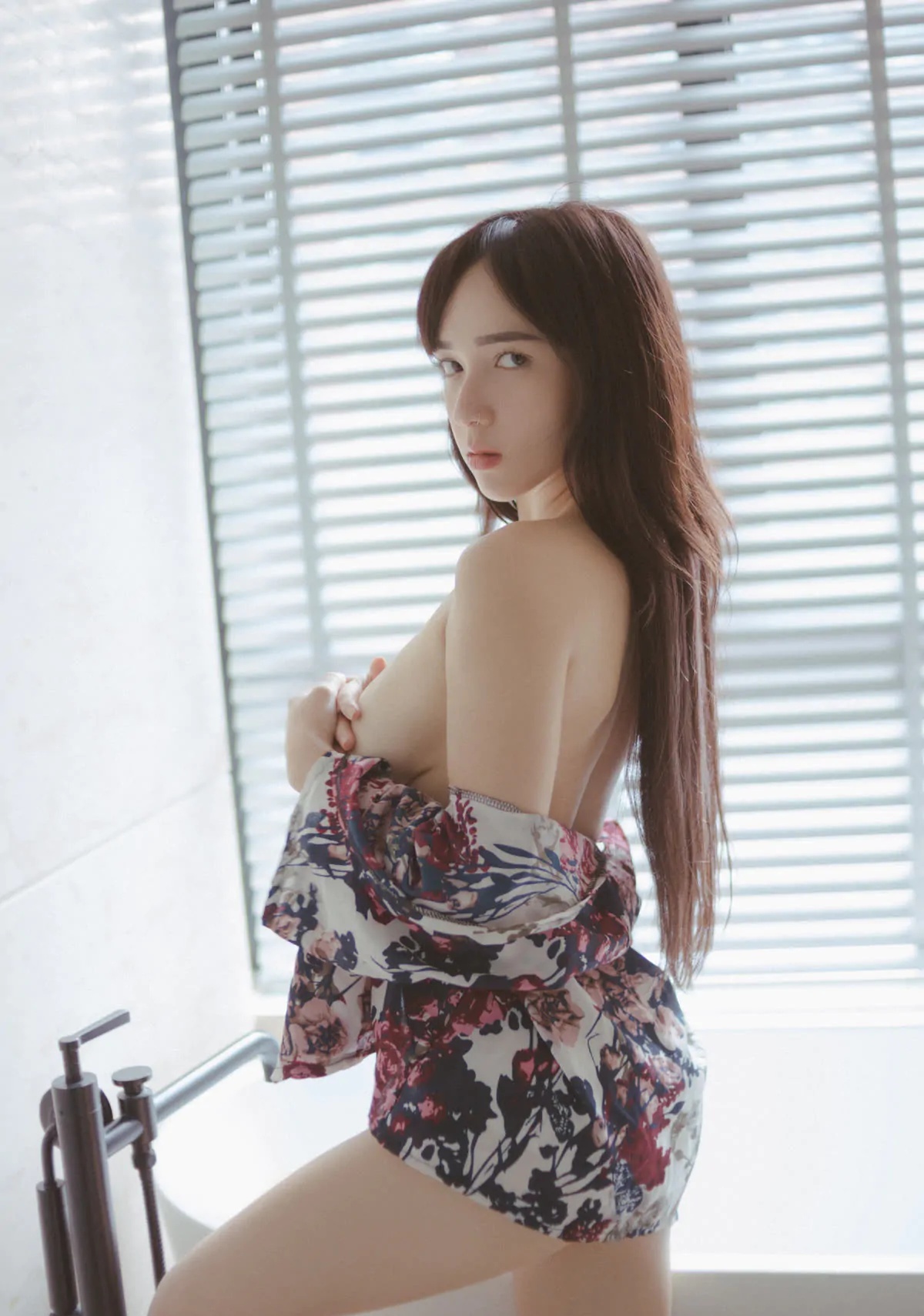 020.[DCP-snaps]_Vanessa_Vol.11__018