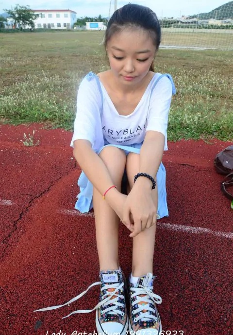 [合集]恋足系列《战前女神》套图143期+特辑+封山之作打包[32.6G]-妍画集