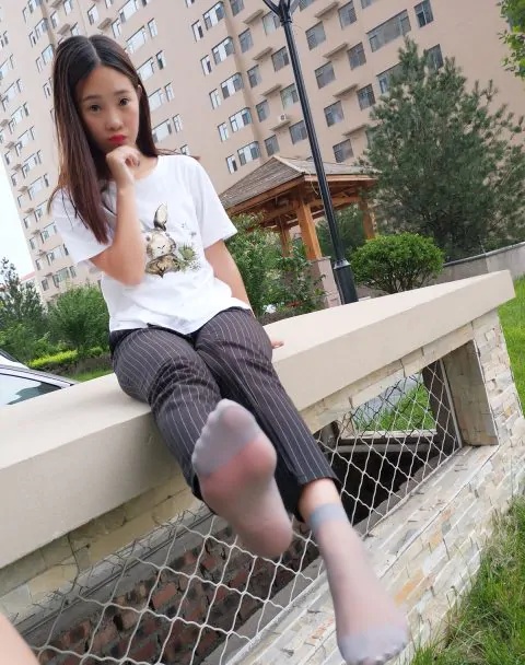 [合集]学妹校园寝室丝短袜美脚全套42期，大小8.38G-妍画集