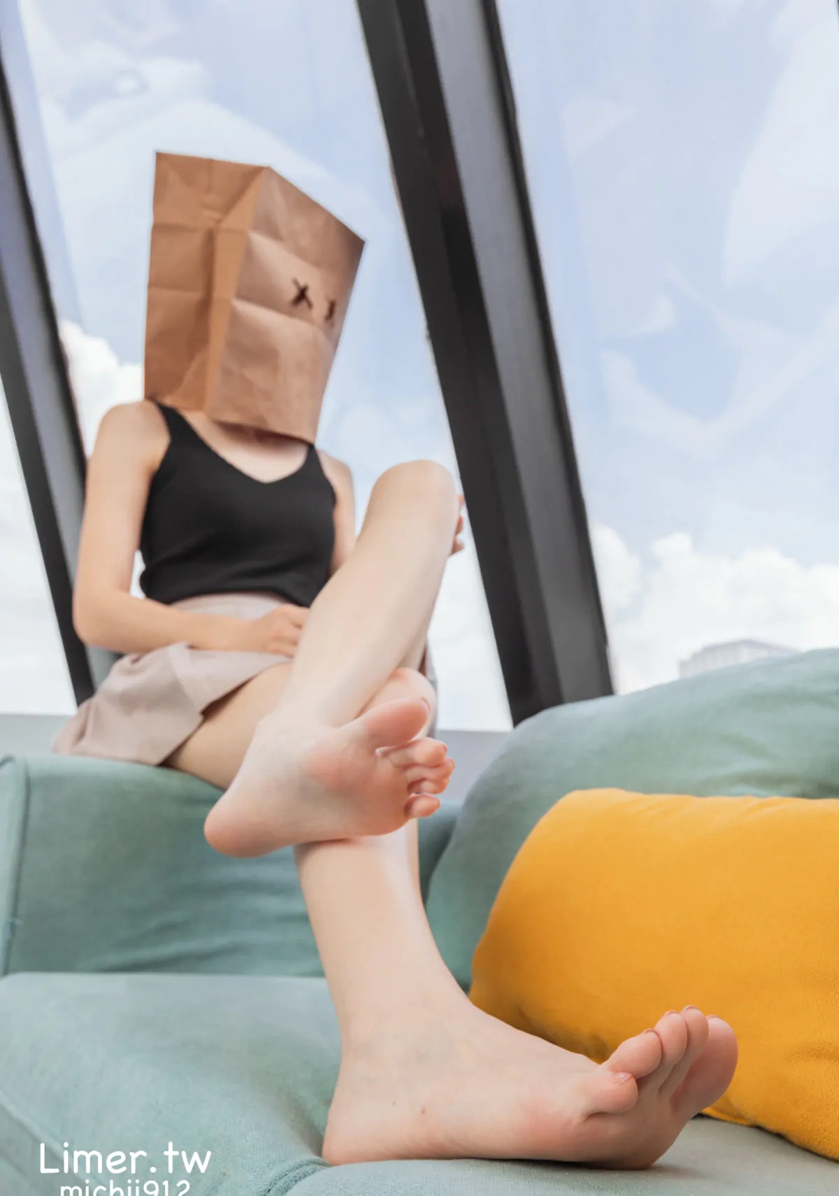 Limerence_Michii神秘纸袋女孩的裸足大解放_016