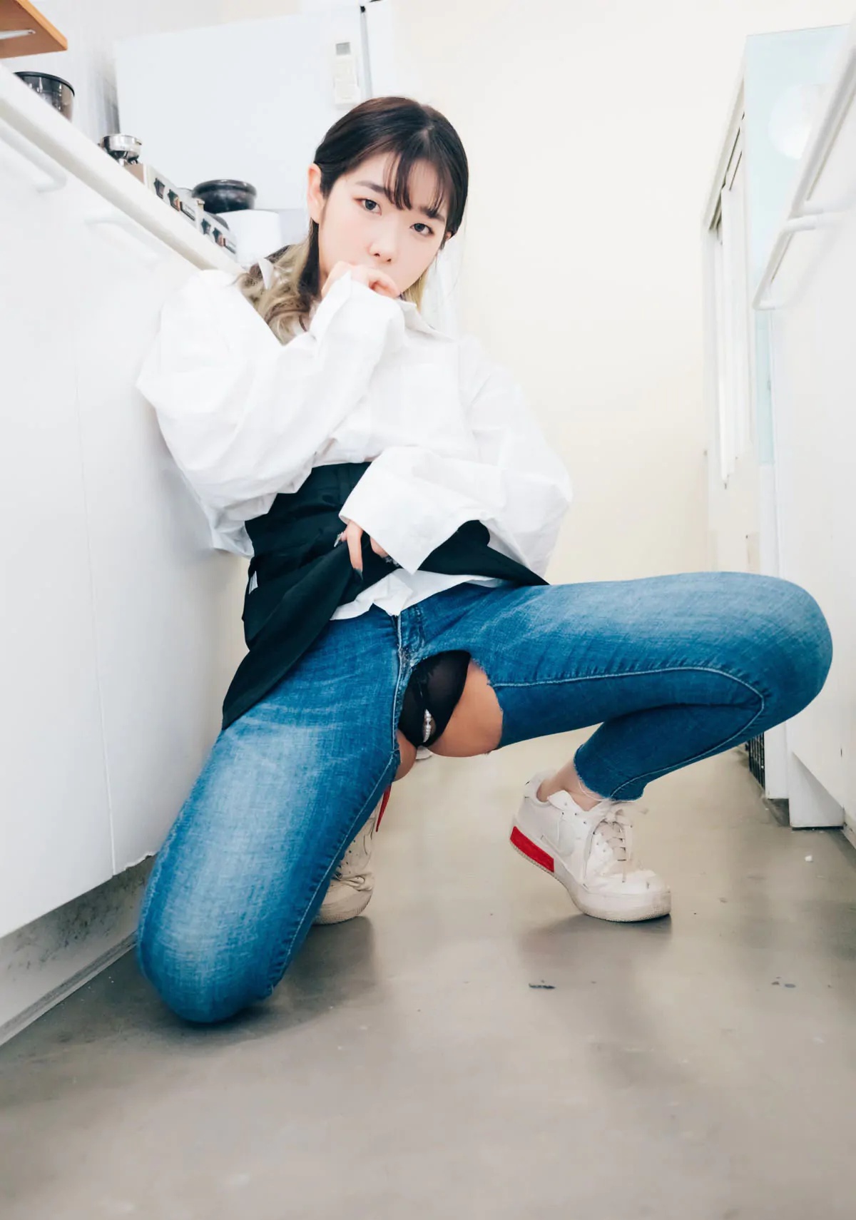 Loozy__Sonson_Nude_Apron_0015