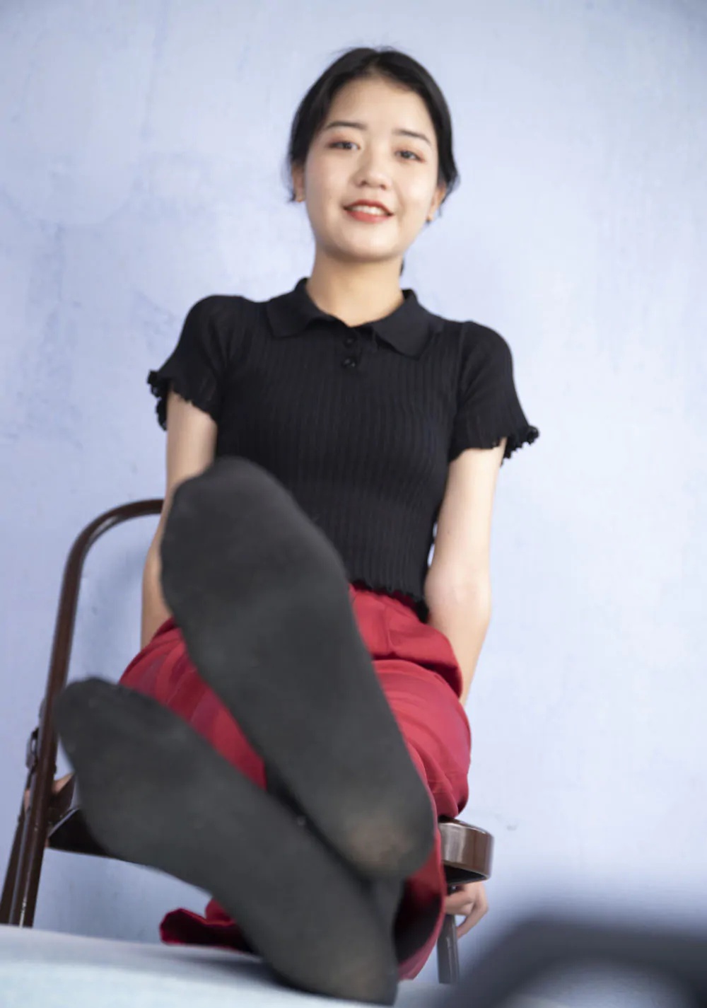 南国足艺_气质美女小雨试镜，修长性感的美脚，脚型真漂亮，人美脚更美__01