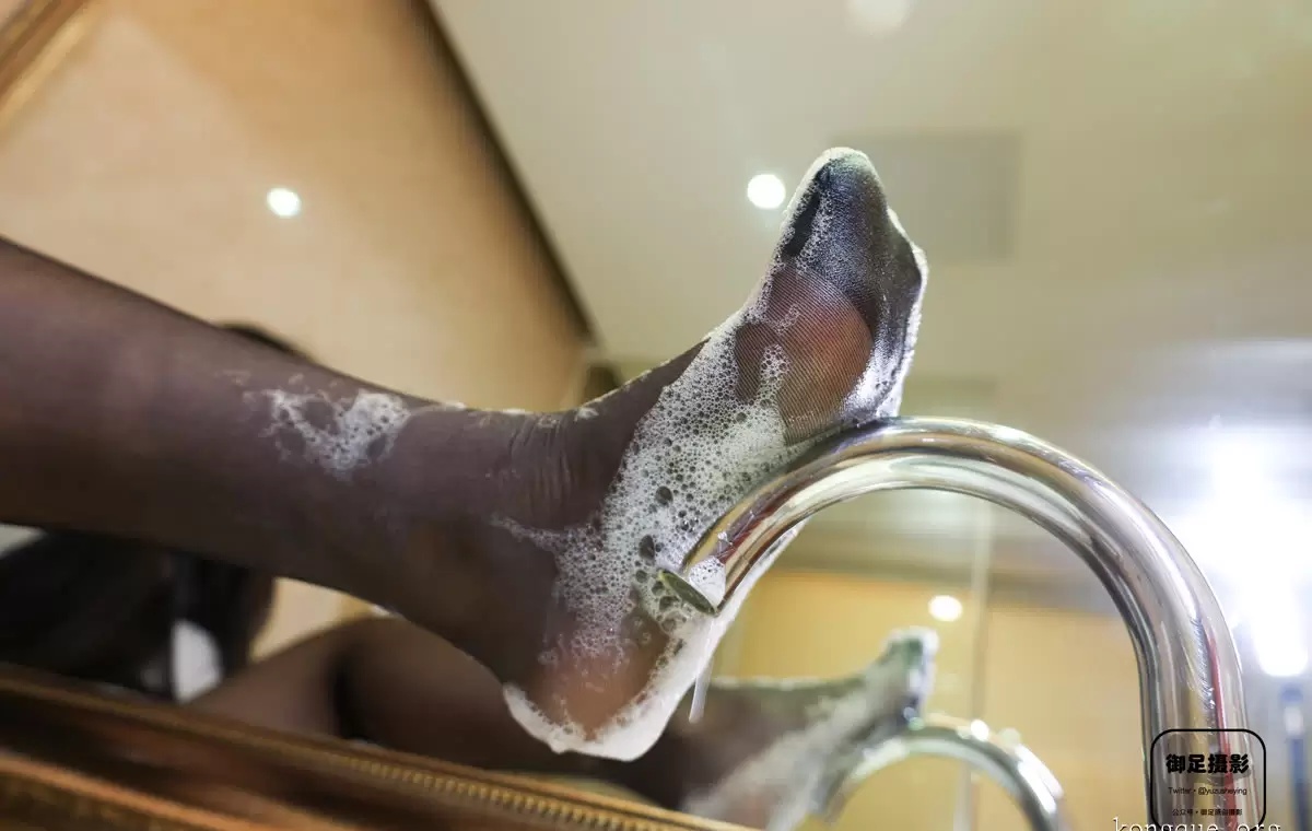 御足摄影_少女白袜套黑丝__0078