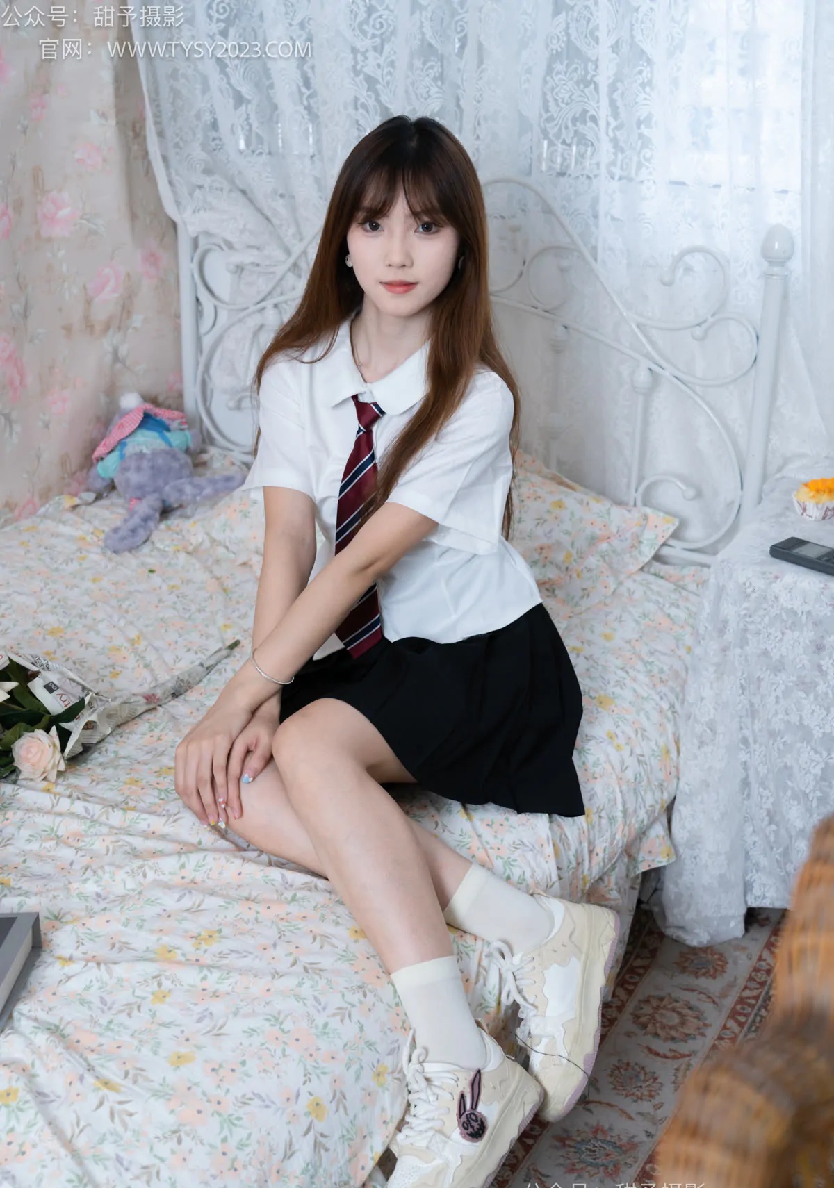 甜予摄影_璇璇-板鞋、白棉袜、裸足_0001