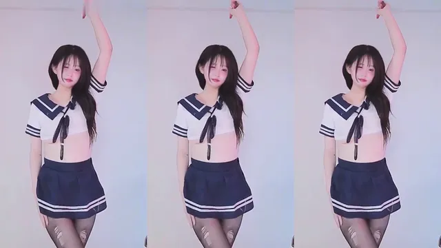 [Korean BJ] gom8212 2025-11-20-秀人网