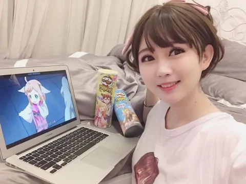是依酱吖 – 全套84期&随包视频[18.6G-2026.4]-秀人网